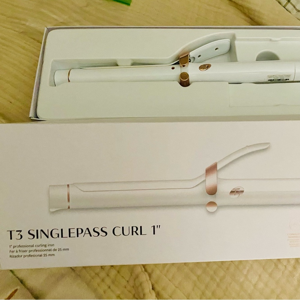 T3 SinglePass Curl 1" Iron in White and Rose Gold